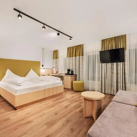 Hotell Dominic 4*
