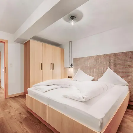 Hotell Dominic 4*