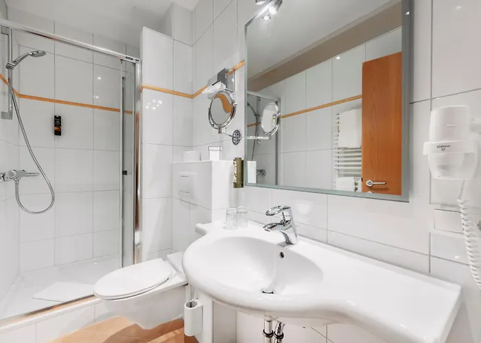 Готель Dominic