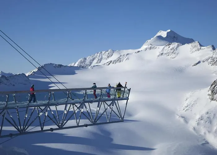 Dominic Готель